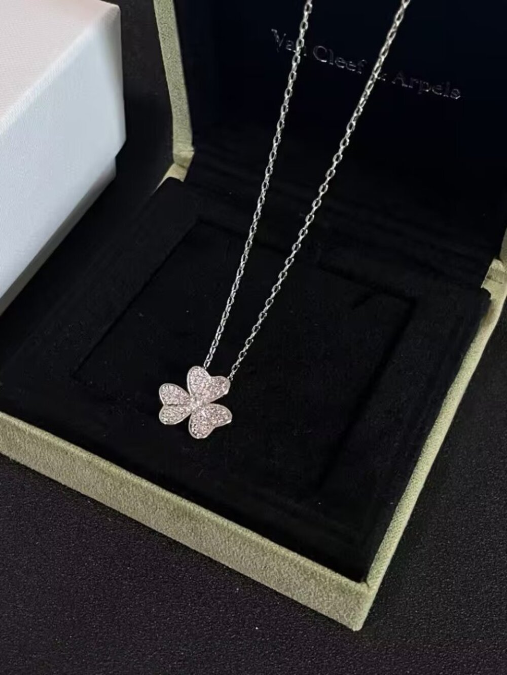 Van Cleef & Arpels Women's Necklaces